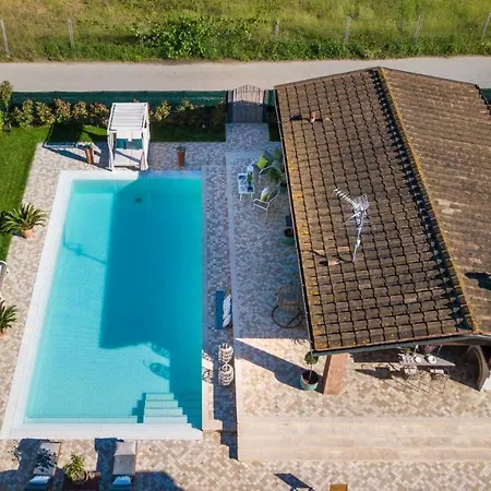 The Luxury With Shared Swimming Pool, Between And Torre Del Puccini فياريجيو
