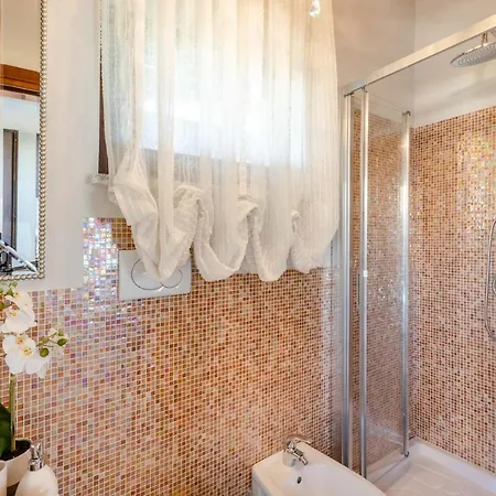 别墅 The Luxury With Shared Swimming Pool, Between And Torre Del Puccini 维亚雷焦