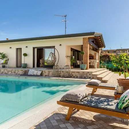 The Luxury With Shared Swimming Pool, Between And Torre Del Puccini * 维亚雷焦