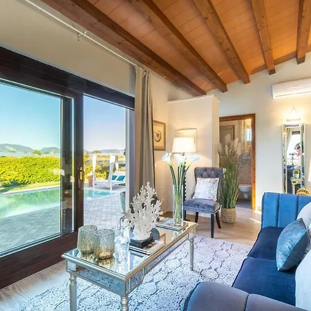 Βίλα The Luxury With Shared Swimming Pool, Between Viareggio And Torre Del Puccini Βιαρέτζιο