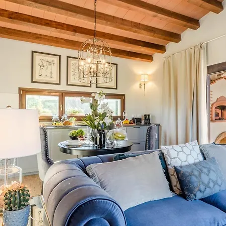 The Luxury With Shared Swimming Pool, Between Viareggio And Torre Del Puccini Βιαρέτζιο