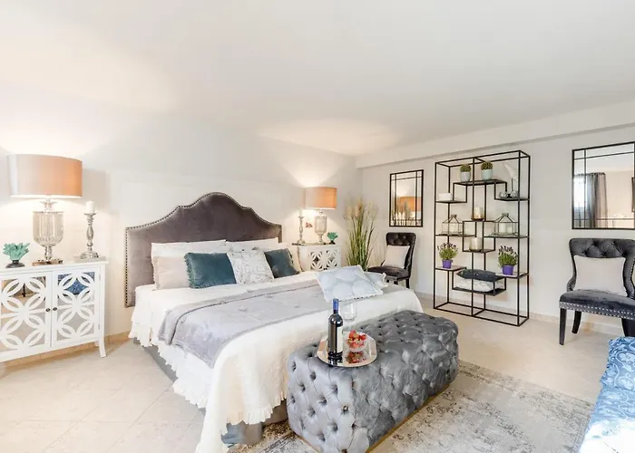 Villa The Luxury With Shared Swimming Pool, Between And Torre Del Puccini Viareggio