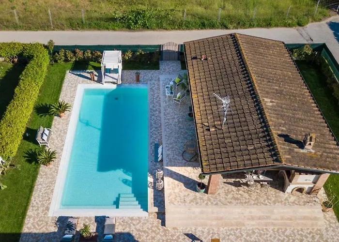 The Luxury With Shared Swimming Pool, Between And Torre Del Puccini Viareggio