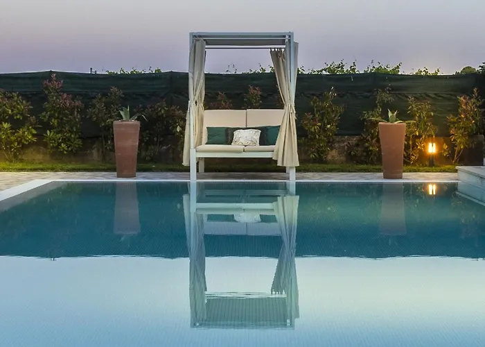 The Luxury With Shared Swimming Pool, Between And Torre Del Puccini ヴィラ