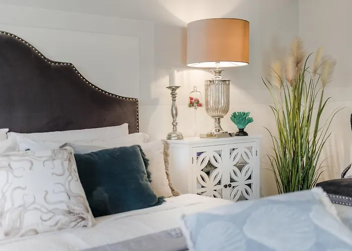 Villa The Luxury With Shared Swimming Pool, Between And Torre Del Puccini Viareggio