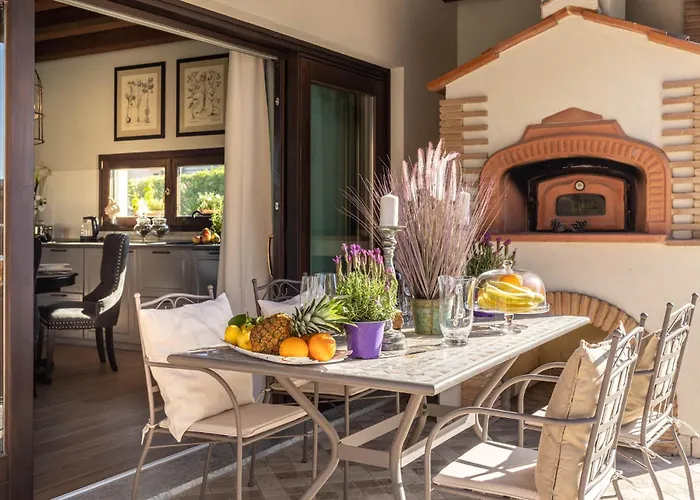 The Luxury With Shared Swimming Pool, Between And Torre Del Puccini