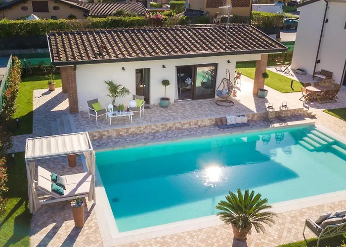 Villa The Luxury With Shared Swimming Pool, Between And Torre Del Puccini