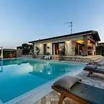 The Luxury With Shared Swimming Pool, Between And Torre Del Puccini Villa