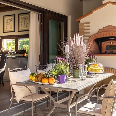 The Luxury With Shared Swimming Pool, Between And Torre Del Puccini