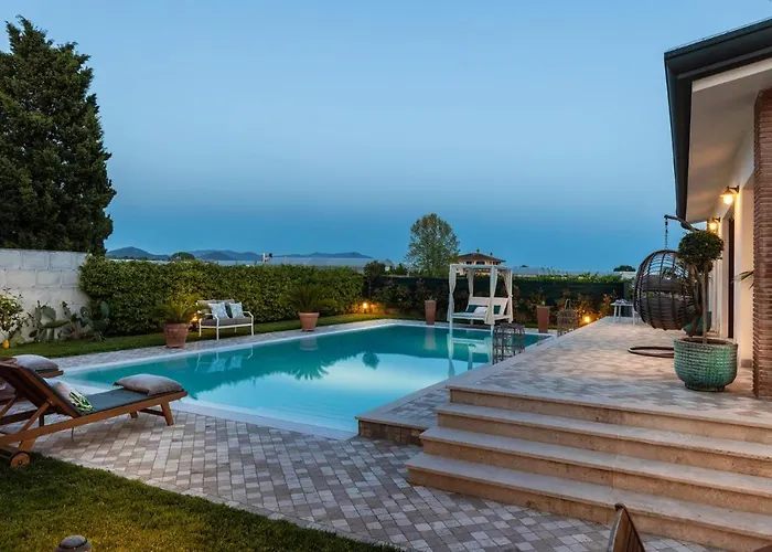 The Luxury With Shared Swimming Pool, Between And Torre Del Puccini * В'яреджо