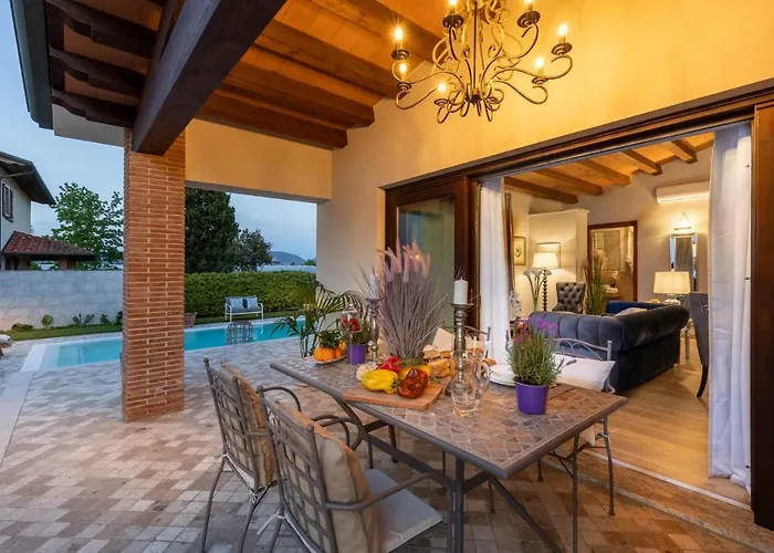 The Luxury With Shared Swimming Pool, Between And Torre Del Puccini Вілла *