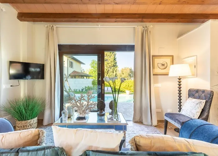 Вілла The Luxury With Shared Swimming Pool, Between And Torre Del Puccini