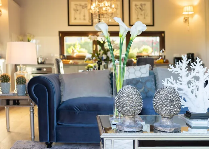 The Luxury With Shared Swimming Pool, Between And Torre Del Puccini Вілла В'яреджо