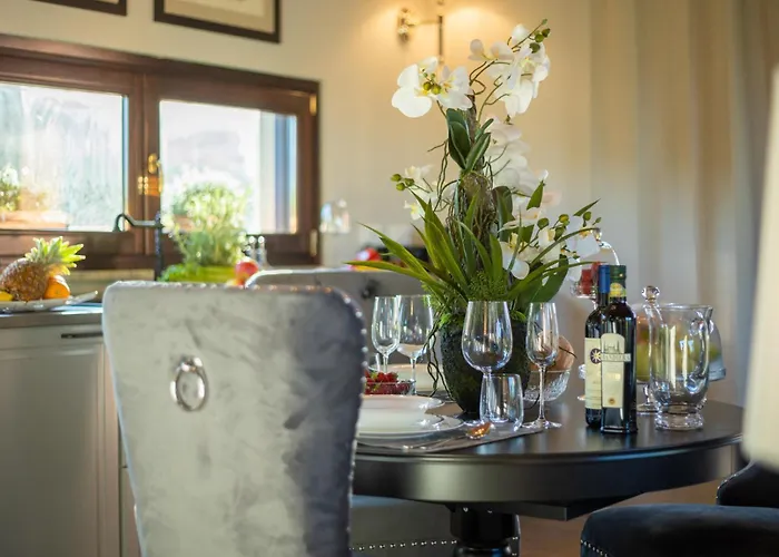 The Luxury With Shared Swimming Pool, Between And Torre Del Puccini В'яреджо