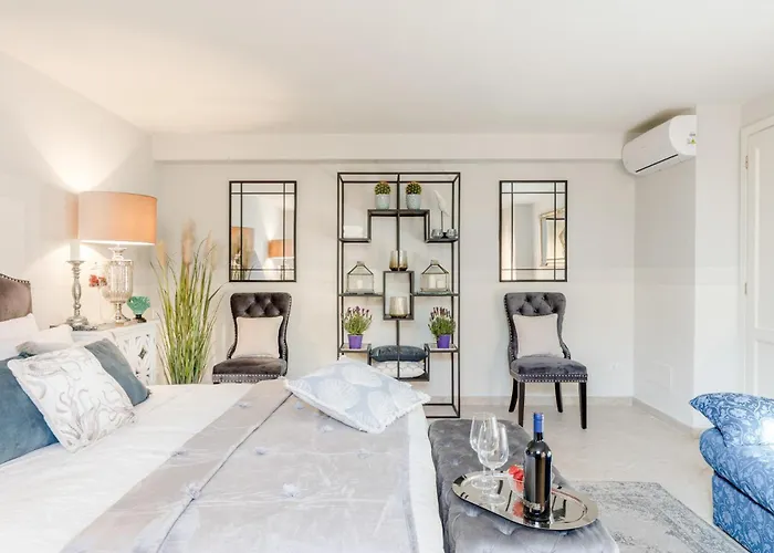 Вілла The Luxury With Shared Swimming Pool, Between And Torre Del Puccini *