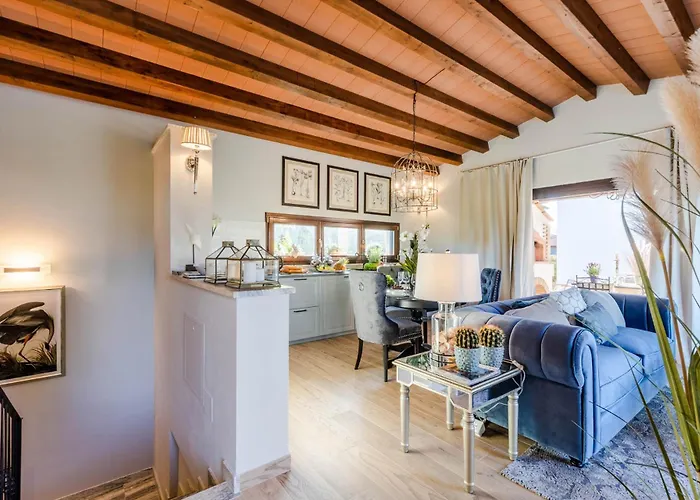 Вілла The Luxury With Shared Swimming Pool, Between And Torre Del Puccini *